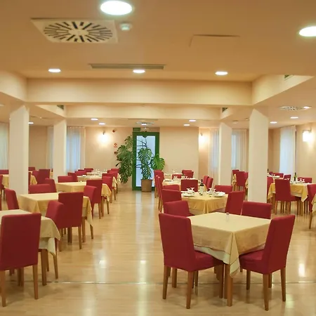 فندق Salugral Termal